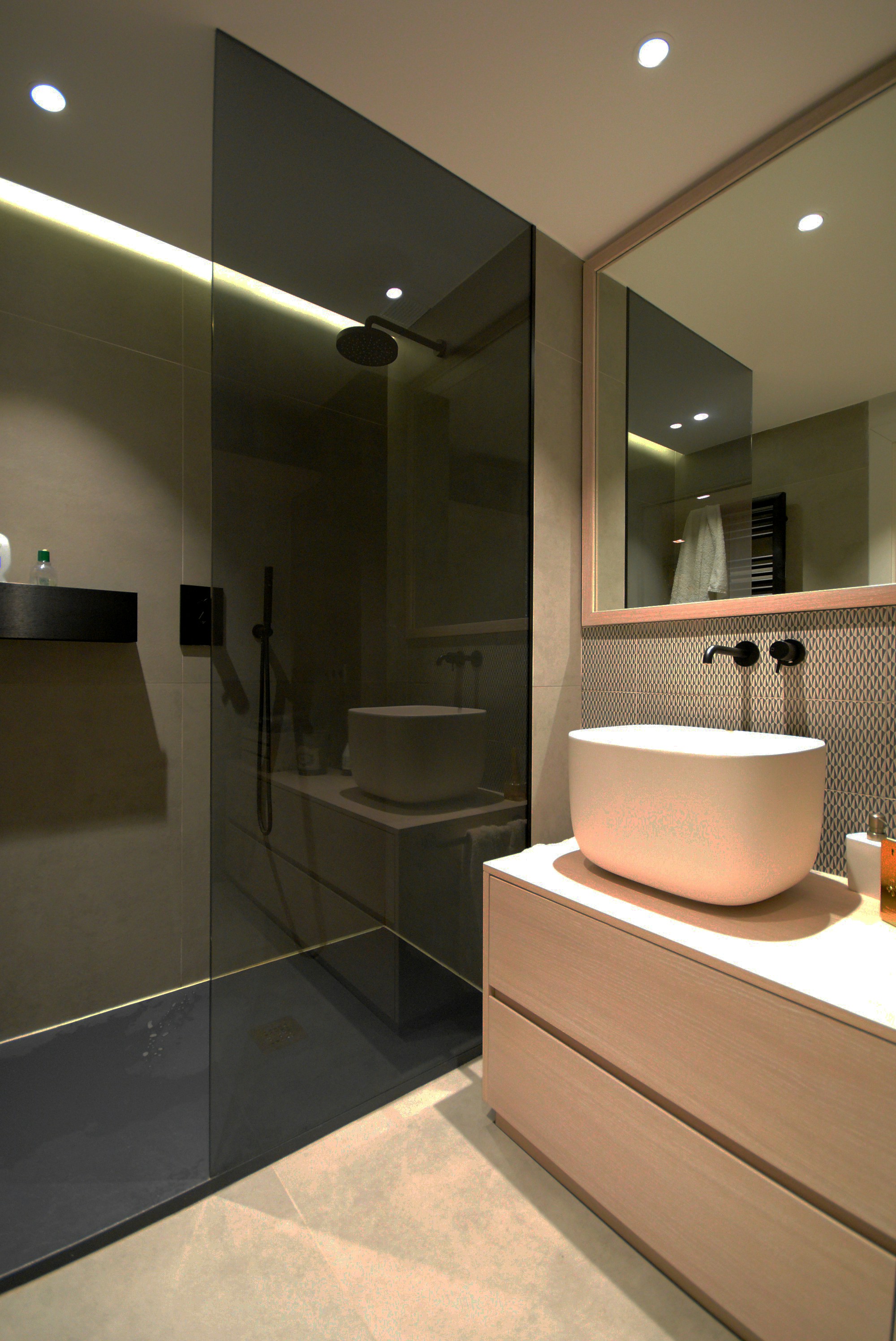 Frameless Shower 3 Frameless Shower 3